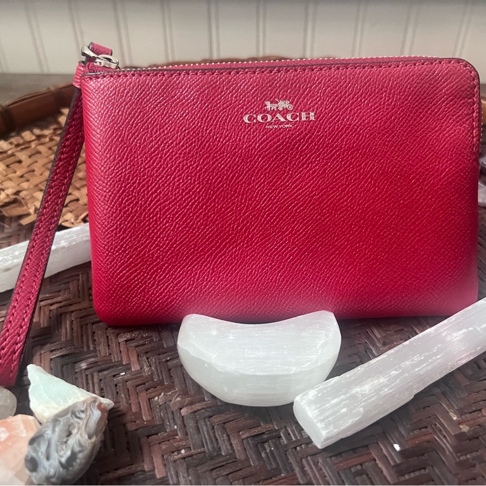 Authentic: Coach - New with tags - Red- Corner Zip Wristlet